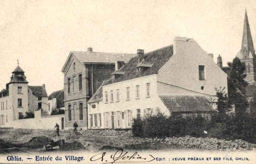 Ghlin : Entre du village en 1902.
