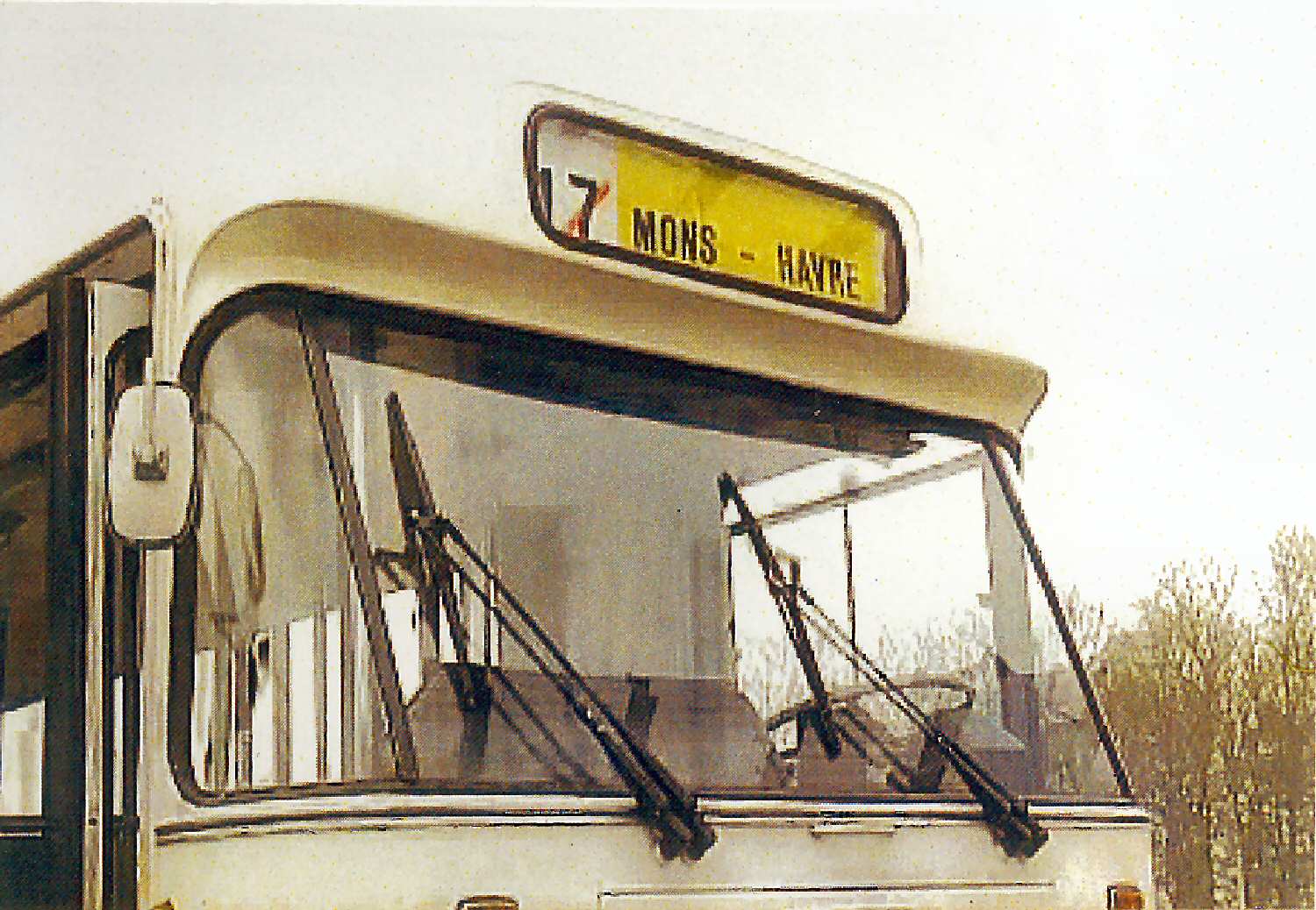 Havr : Bus venant de Mons.
