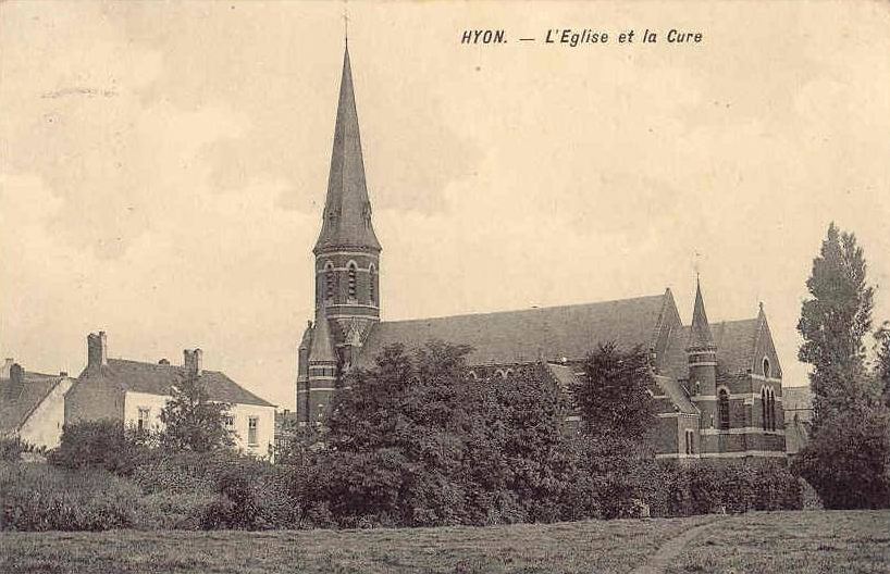 Hyon : Eglise St-Martin et la cure.