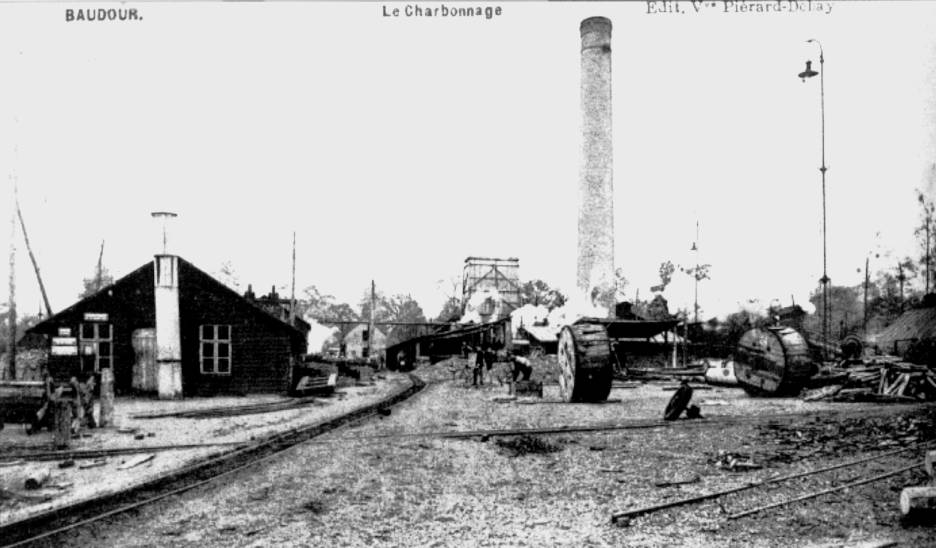 Baudour : dans le bois de Baudour, deux galeries furent creuses  flanc de coteau en 1901-1902, afin d'extraire le charbon. La prsence d'eau chaude fit fermer l'exploitation en 1905. En 1913, un deuxime charbonnage fut install non loin de Quaregnon.