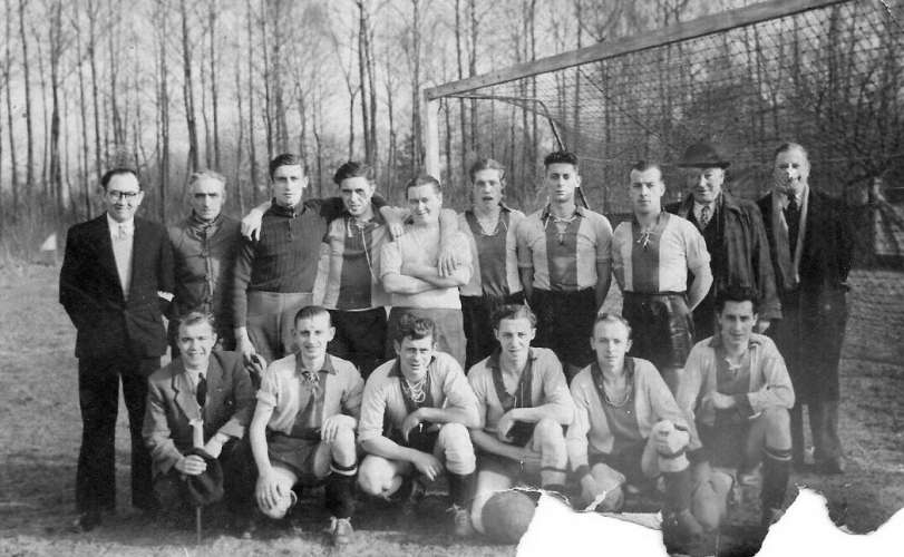 Baudour : quipe de football de Baudour (le terrain tait situ au Coron du Bois), derrire le cimetire.