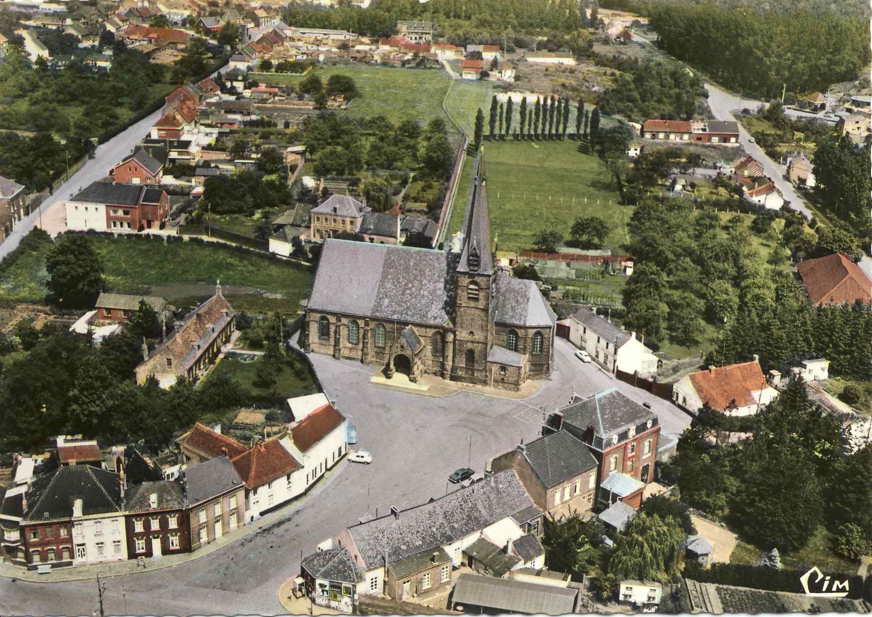 Baudour : vue arienne, le centre.