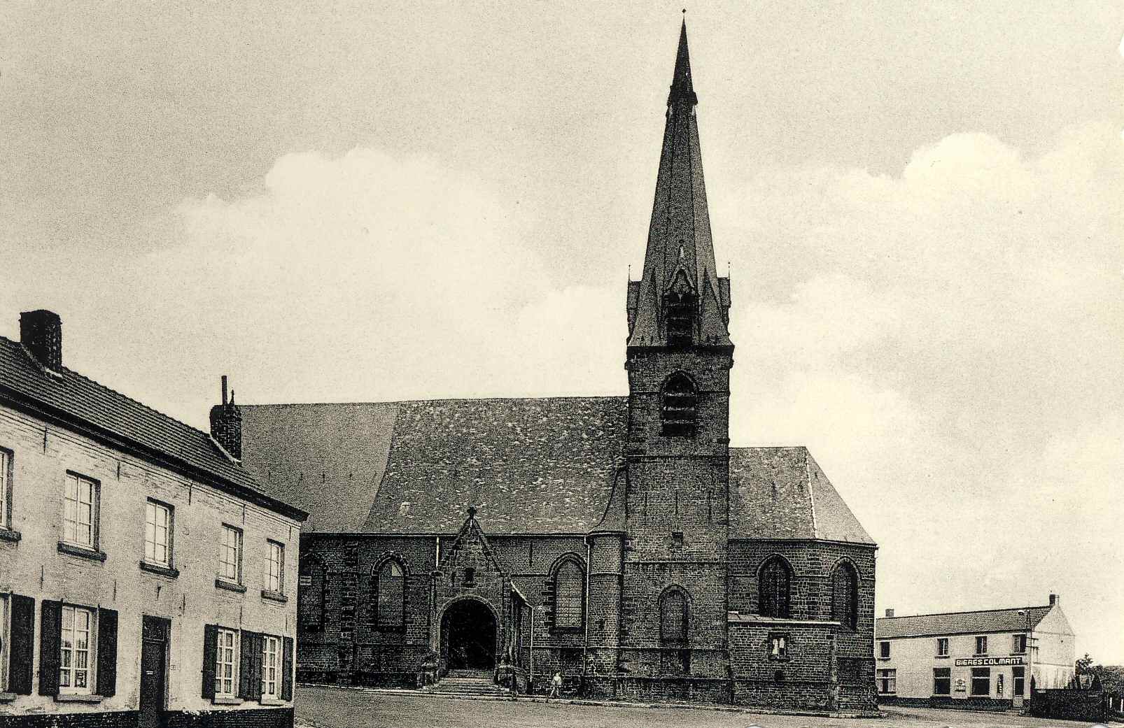 Baudour : Grand'Place et l'glise.