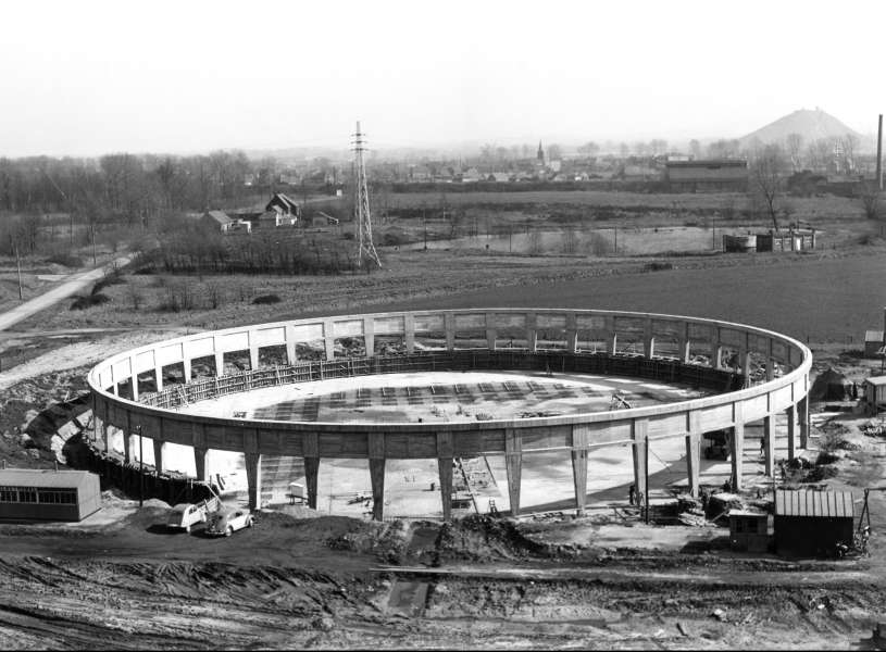 Baudour : construction de la centrale - Rfigrant atmosphrique (vers 1959).