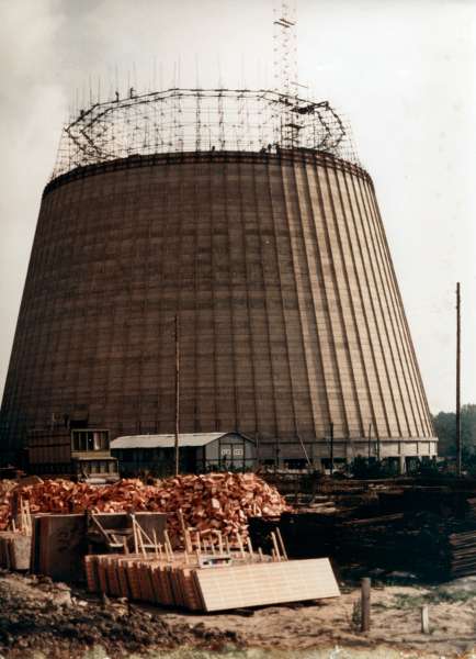 Baudour : construction de la centrale - Rfigrant atmosphrique (vers 1959).