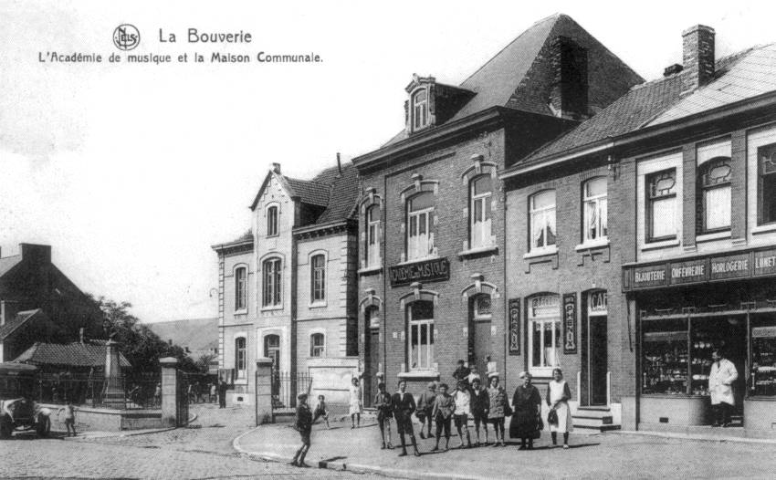 La Bouverie : L'Acadmie de musique et la Maison Communale (1946 ?)