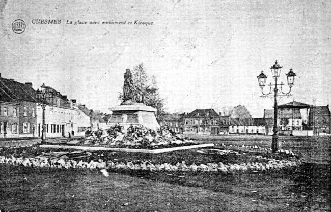 Cuesmes : La place avec monument et Kiosque.