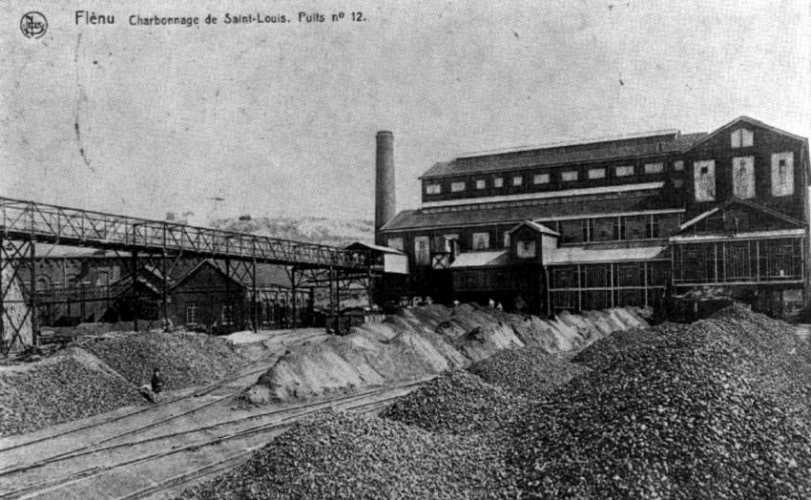 Flnu : puits n 12 dit Saint-Louis de la SA des Produits ( 200 m  l'est de la gare de Flnu).