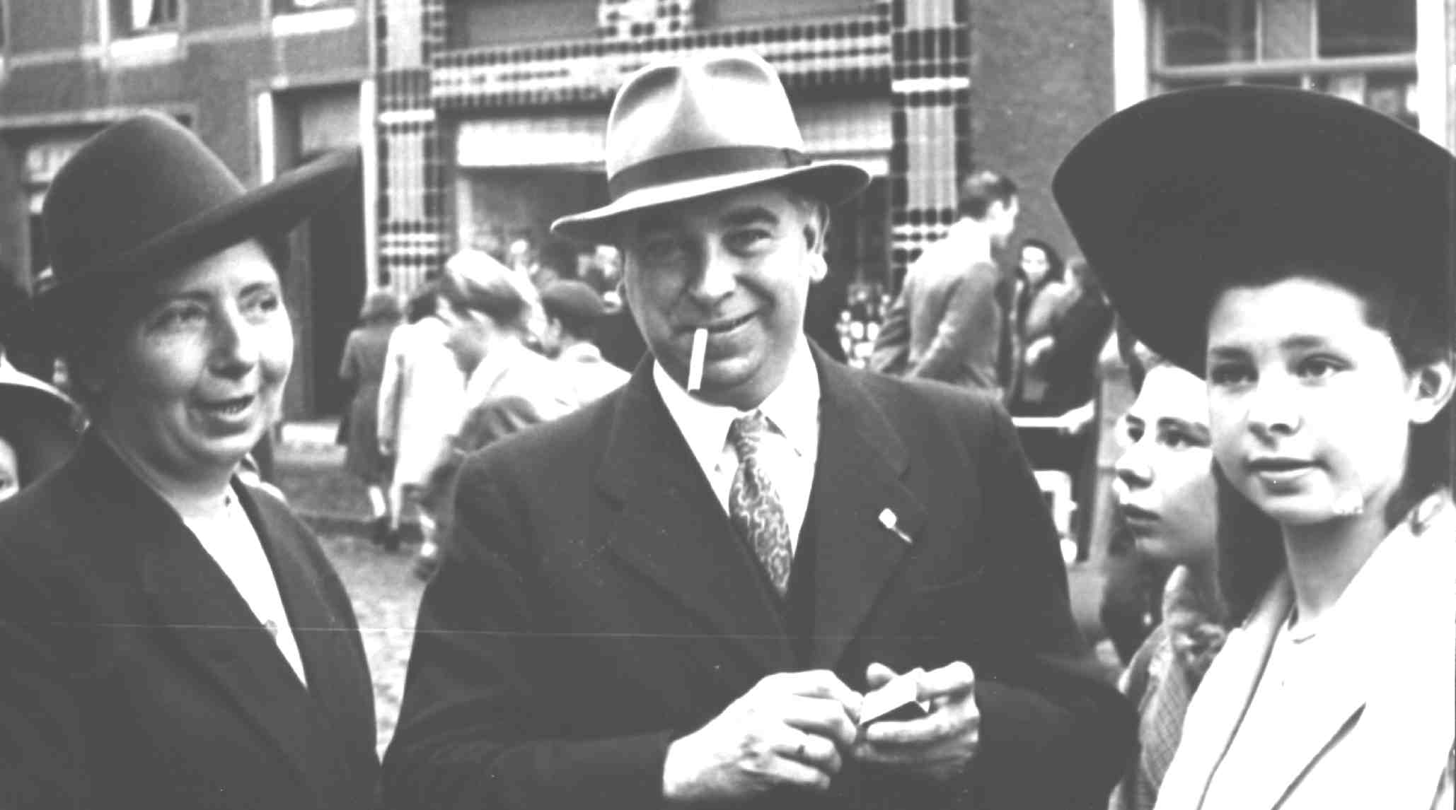 Franc - Borgne avec son pouse Germaine ( gauche) et sa fille Christine ( doite)