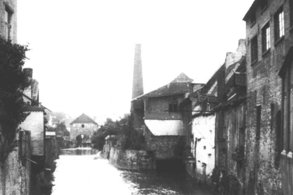 Saint-Ghislain : Sur la Haine, La Vanne, vestige des fortifications mdivales, est l'une des cluses places sur le cours de la rivire afin de rguler la tenue des eaux.