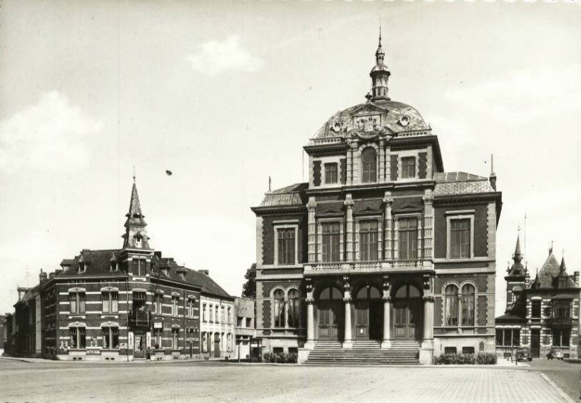 Saint-Ghislain : Htel de Ville. 