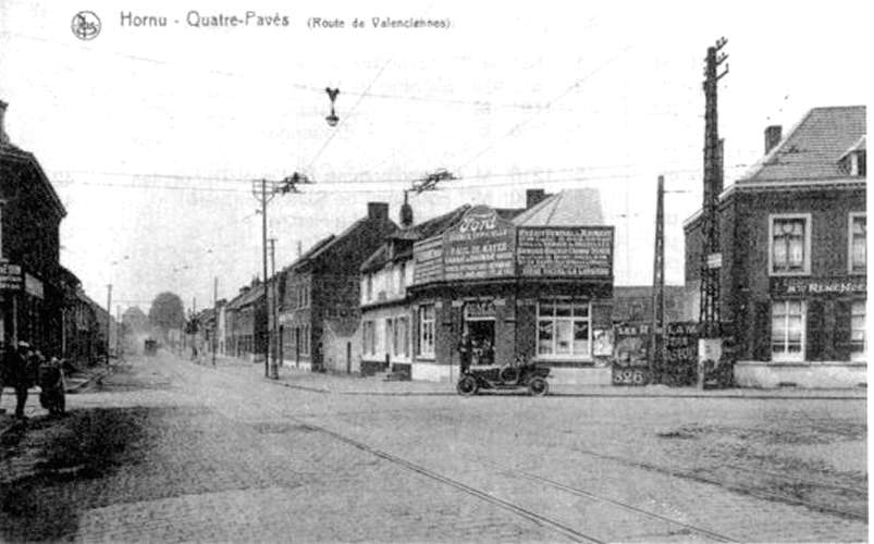 Hornu : Quatre pavs.