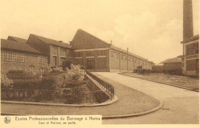 Hornu - Ecoles Professionnelles du Borinage - Cour et Ateliers.