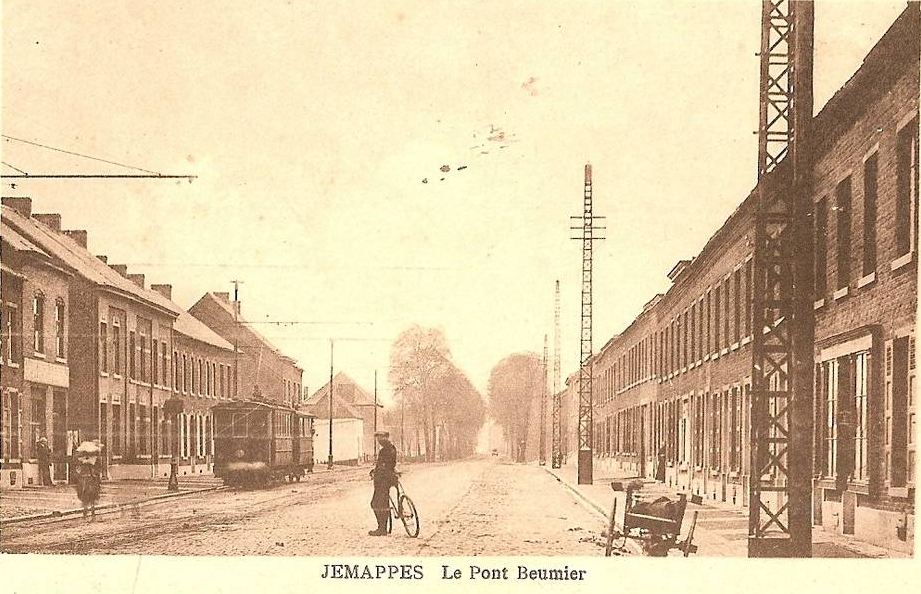 Jeamappes : Le pont beumier et le tram. 