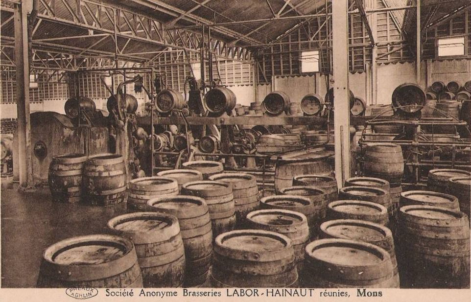 Mons : Brasserie Labor - Salle de rinage automatique des fts.  