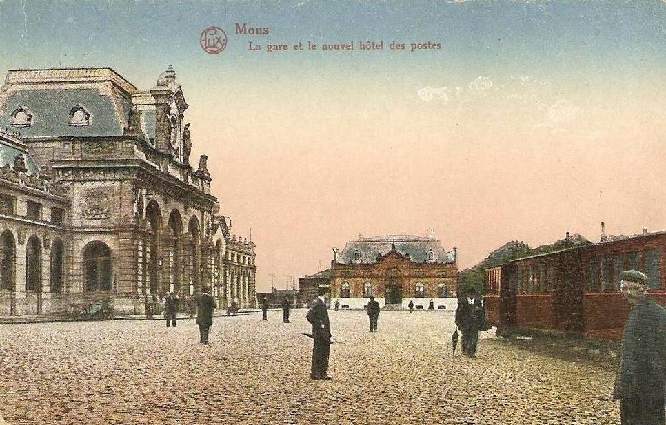 Mons : La Gare et le nouvel Htel des Postes. 