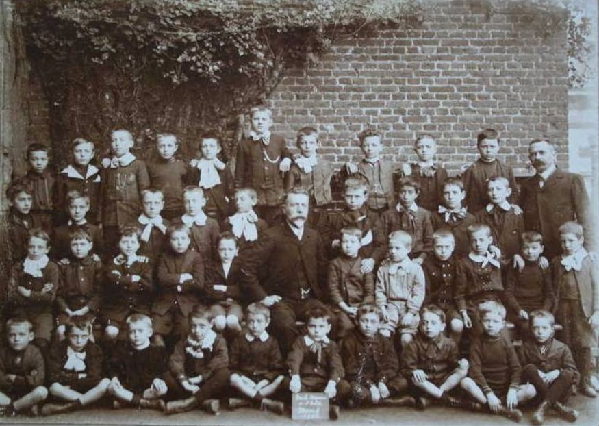 Mons :  Ecole Moyenne de l'Etat (1906). 