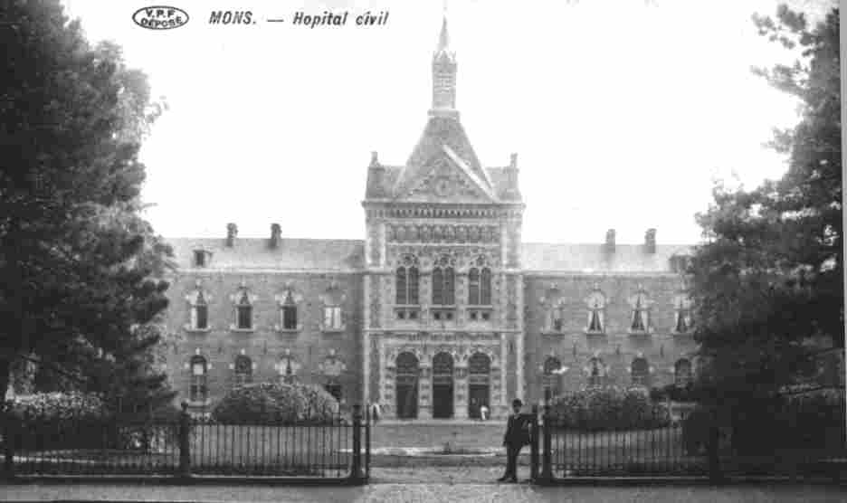 Mons : Hopital Civil construit en 1875 pour remplacer les btiments trop vtustes de l'anciennes abbaye du Val des Ecoliers. Il tait possible d'y loger 300 personnes. Il fut dmoli pour permettre la construction du nouvel Hpital St-Georges.