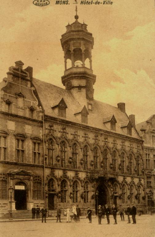 Mons : Htel de Ville, il a t construit de 1458  1477..