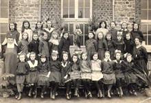 Harchies : Ecole du Sacr Coeur vers 1925