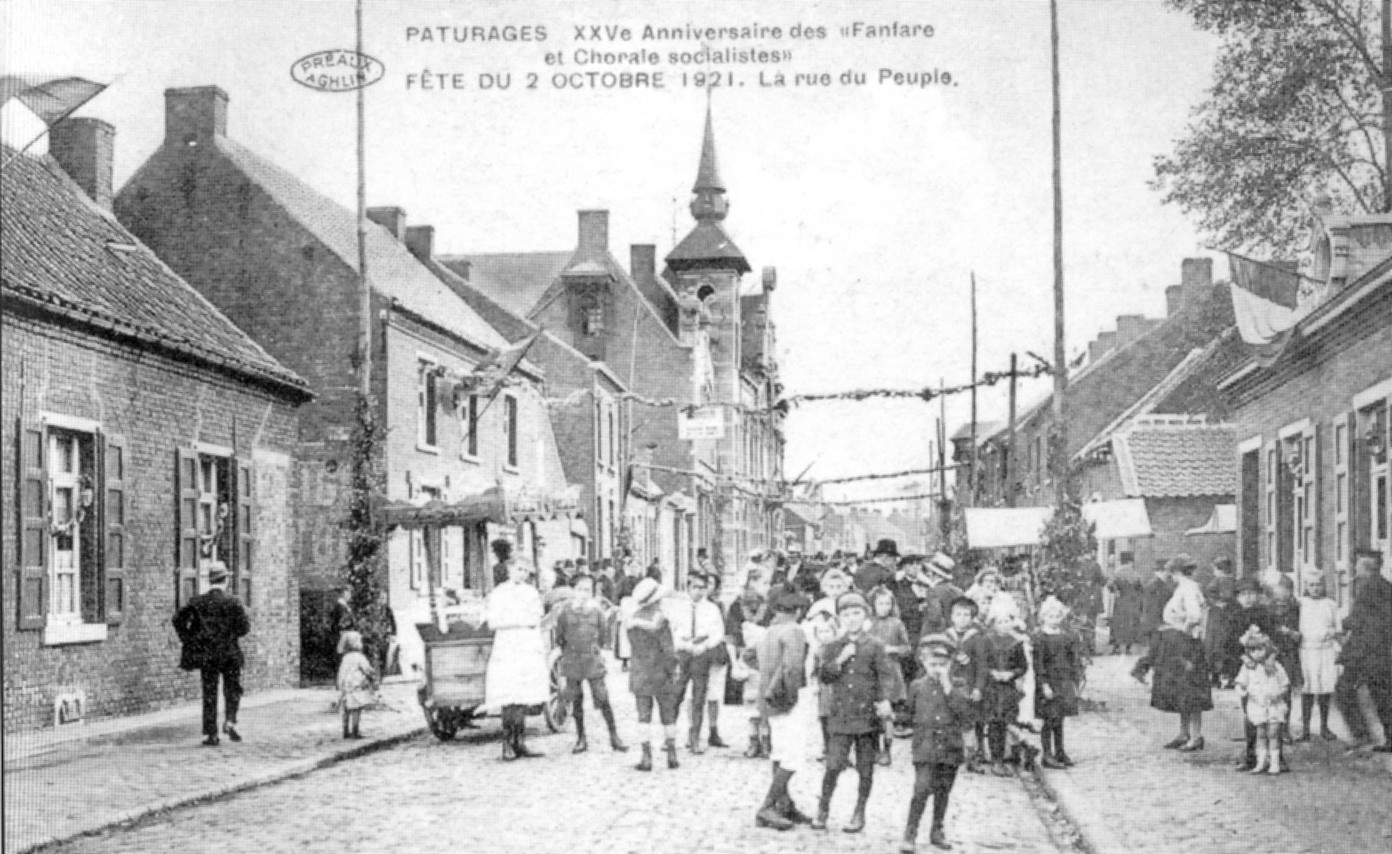 Pturages : Anniversaire des fanfare et chorale socialistes - Le public (2 octobre 1921) - La rue du Peuple.