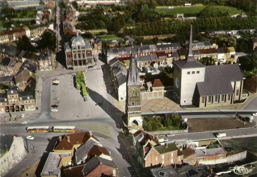 Saint-Ghislain : Panorame de la Grand'Place.